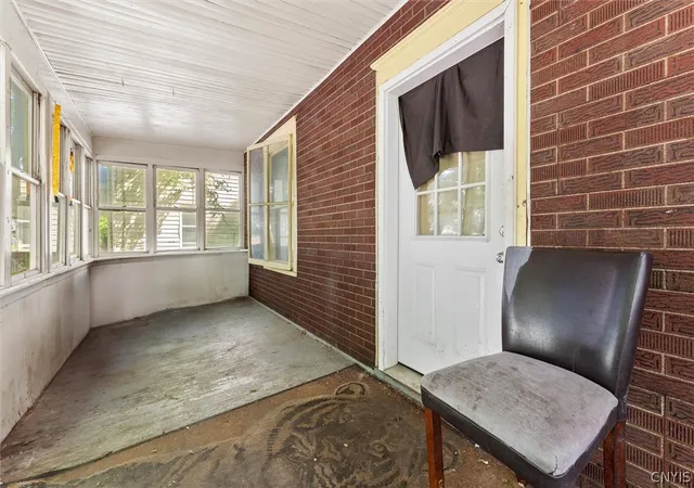 Photo 3 of Single family home for sale at 411 Craddock St, Syracuse, NY 13207 | MLS# S1693621 | Listing updated on 2026-07-30
