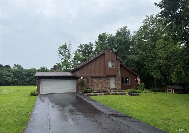 Photo 1 of Sale Pending at 4 Amherst Ave, Auburn, NY 13021 | MLS# S1693993 | Listing updated on 2026-07-17