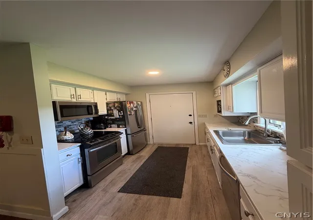Photo 4 of Sale Pending at 4 Amherst Ave, Auburn, NY 13021 | MLS# S1693993 | Listing updated on 2026-07-17