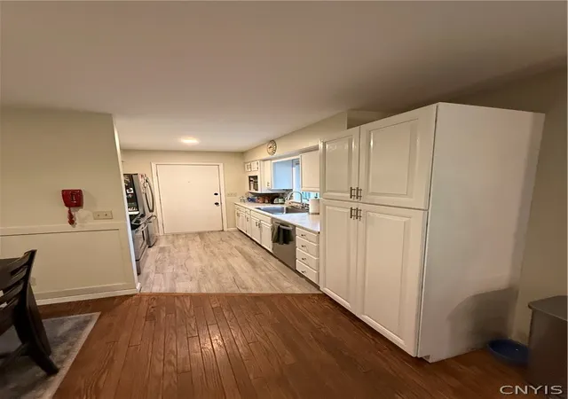 Photo 5 of Sale Pending at 4 Amherst Ave, Auburn, NY 13021 | MLS# S1693993 | Listing updated on 2026-07-17