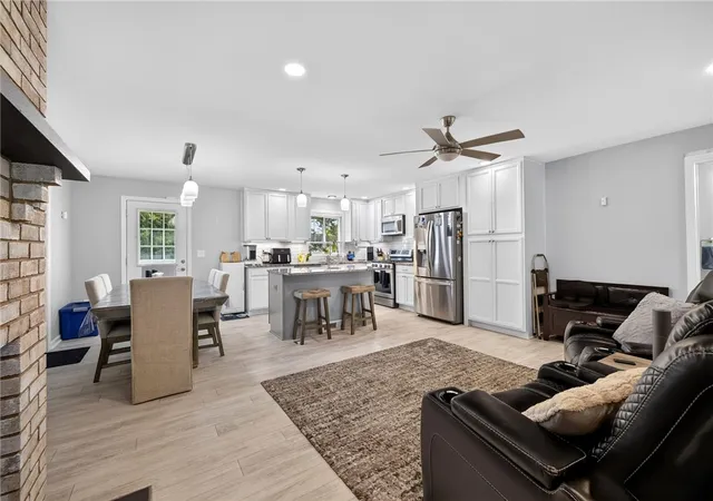 4th image of 10 Mascot Dr, Rochester, NY 14626 | MLS# R1689992