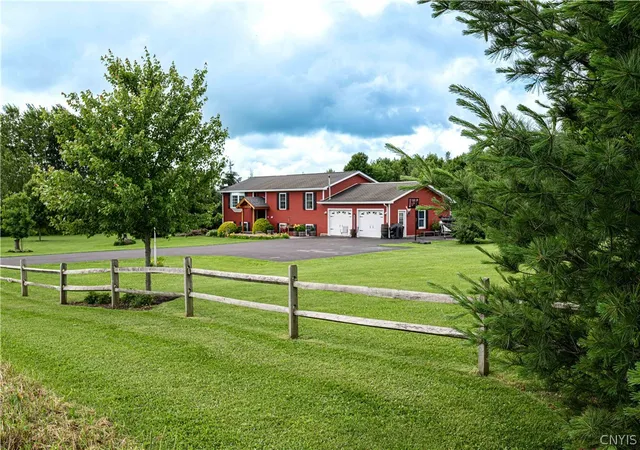 Photo 2 of Single family home for sale at 2635 Skyline Dr, Deansboro, NY 13328 | MLS# S1692468 | Listing updated on 2026-07-24