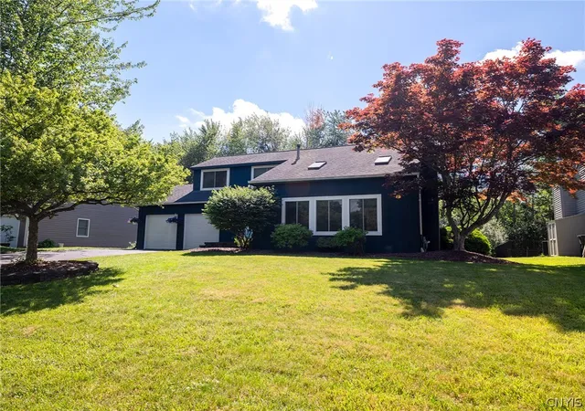 2nd image of 6102 Owlwood Dr, Cicero, NY 13039 | MLS# S1693322