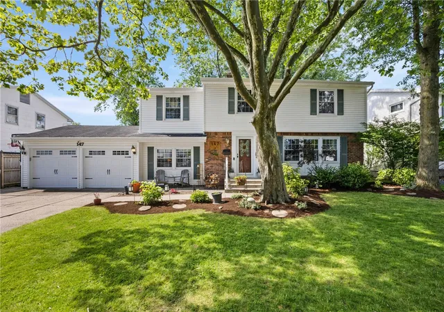 2nd image of 147 Pin Oak Dr, Buffalo, NY 14221 | MLS# R1693547