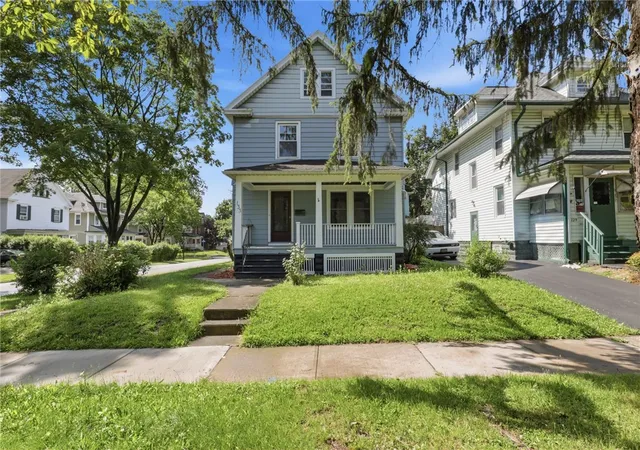 Photo 2 of Single family home for sale at 133 Parkside Ave, Rochester, NY 14609 | MLS# R1694035 | Listing updated on 2026-07-22