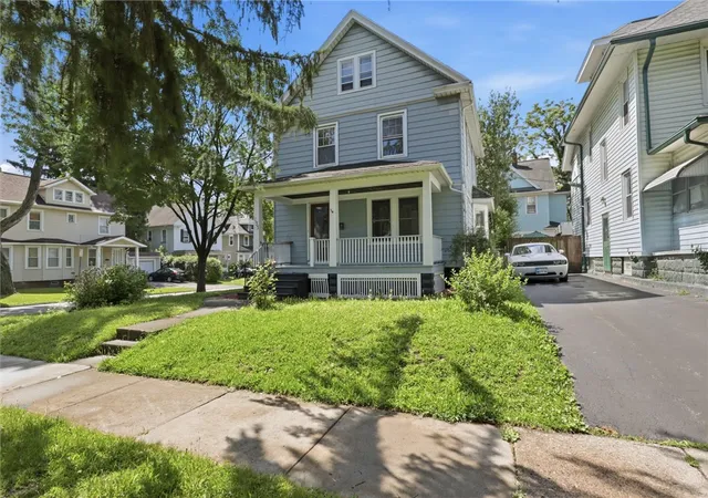 Photo 3 of Single family home for sale at 133 Parkside Ave, Rochester, NY 14609 | MLS# R1694035 | Listing updated on 2026-07-22