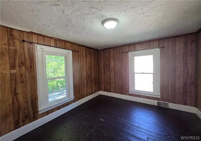 Homes for sale in Niagara Falls, NY | 2430 Cudaback Ave, Niagara Falls, NY 14303 | MLS# B1693847