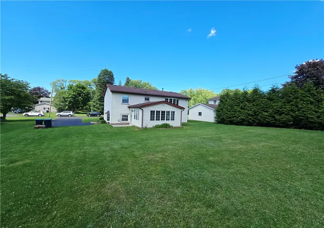 Homes for sale in Greece, NY | 131 Medallion Dr, Greece, NY 14626 | MLS# R1693999
