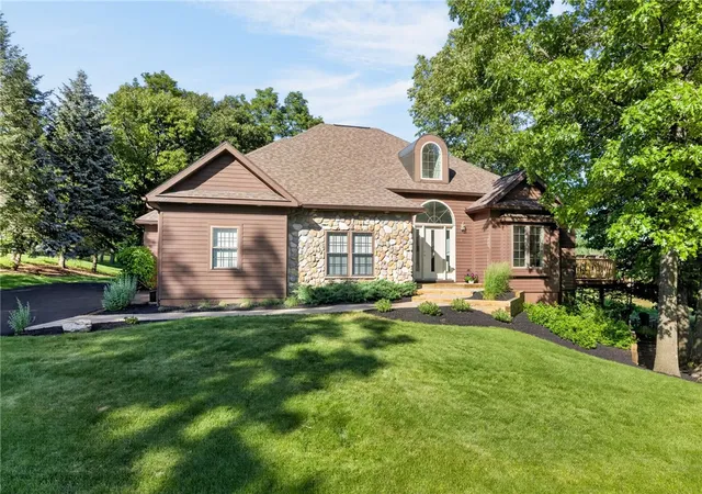 Photo 1 of Sale Pending at 5565 Vardon Dr, Canandaigua, NY 14424 | MLS# R1693581 | Listing updated on 2026-07-31