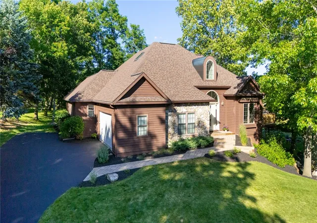 Photo 49 of Sale Pending at 5565 Vardon Dr, Canandaigua, NY 14424 | MLS# R1693581 | Listing updated on 2026-07-31