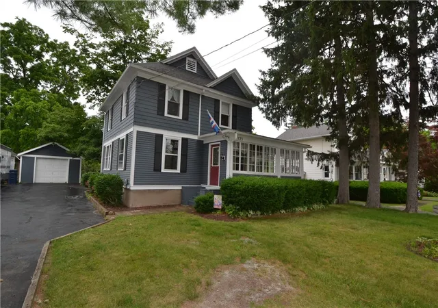 Homes for sale in Palmyra, NY | 1723 Division St, Palmyra, NY 14522 | MLS# R1694021