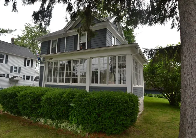 Homes for sale in Palmyra, NY | 1723 Division St, Palmyra, NY 14522 | MLS# R1694021