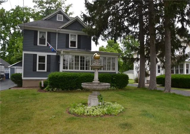 Homes for sale in Palmyra, NY | 1723 Division St, Palmyra, NY 14522 | MLS# R1694021