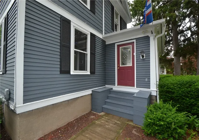 Homes for sale in Palmyra, NY | 1723 Division St, Palmyra, NY 14522 | MLS# R1694021