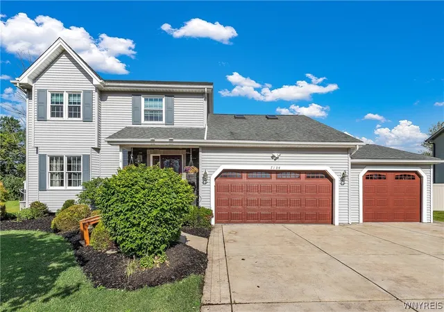1st image of 7134 Marigold Dr, Wheatfield, NY 14120 | MLS# B1693453
