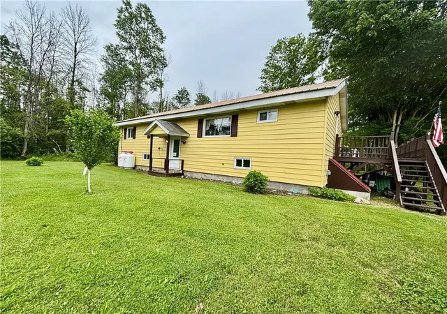 Photo 2 of Single family home for sale at 19 Miner Rd, Oswego, NY 13126 | MLS# R1694079 | Listing updated on 2026-08-04