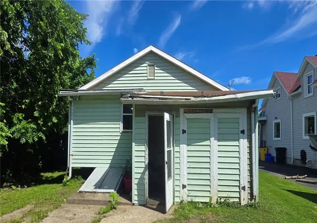 Homes for sale in Elmira City, NY | 552 Liberty St, Elmira City, NY 14904 | MLS# R1693016