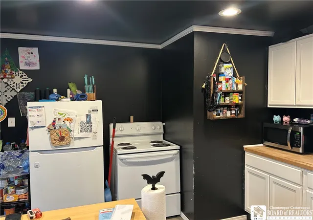 4th image of 36 Kinney St, Jamestown, NY 14701 | MLS# R1694033