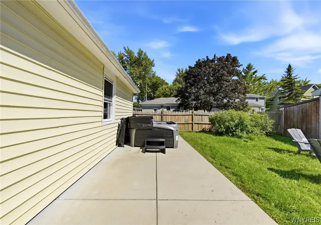 Homes for sale in North Tonawanda, NY | 277 Fredericka St, North Tonawanda, NY 14120 | MLS# B1691519