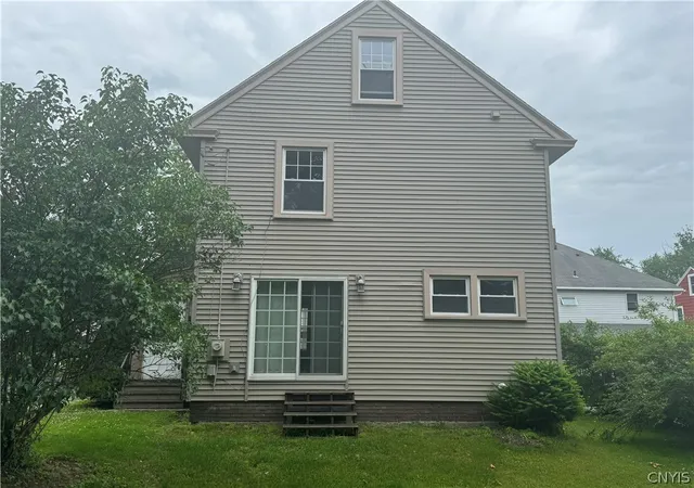 Photo 4 of Sale Pending at 1 Palmer Ave, Whitesboro, NY 13492 | MLS# S1693901 | Listing updated on 2026-07-15