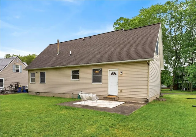 43rd image of 41 Honey Bunch Ln, Irondequoit, NY 14609 | MLS# R1694075
