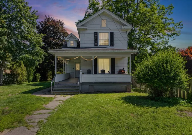 Homes for sale in Ontario, NY | 578 Ridge Rd, Ontario, NY 14519 | MLS# R1693870