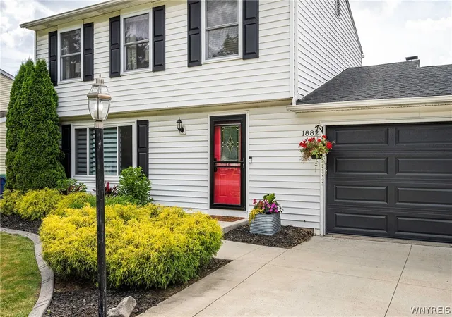 1st image of 1882 Hopkins Rd, Getzville, NY 14068 | MLS# B1694060