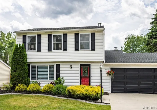 2nd image of 1882 Hopkins Rd, Getzville, NY 14068 | MLS# B1694060