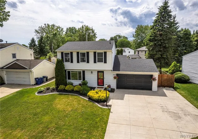 3rd image of 1882 Hopkins Rd, Getzville, NY 14068 | MLS# B1694060