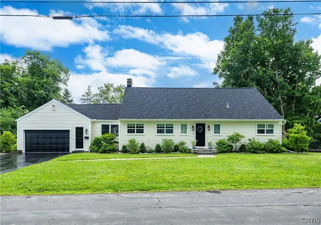 Photo 4 of Sale Pending at 3 Gilbert Rd, Whitesboro, NY 13492 | MLS# S1692986 | Listing updated on 2026-07-24