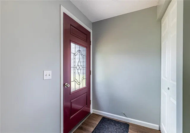 4th image of 32 Coachlight Cir, Farmington, NY 14425 | MLS# R1692441