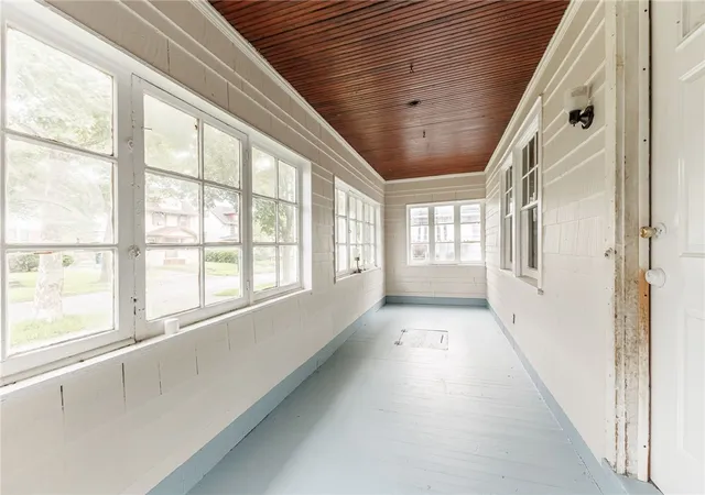 Photo 2 of Sale Pending at 140 Curlew St, Rochester, NY 14613 | MLS# R1693194 | Listing updated on 2026-07-27