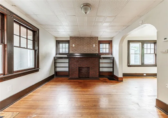 Photo 4 of Sale Pending at 140 Curlew St, Rochester, NY 14613 | MLS# R1693194 | Listing updated on 2026-07-27