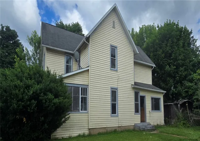Photo 1 of Single family home for sale at 400 Baty St, Elmira, NY 14904 | MLS# R1693015 | Listing updated on 2026-07-19