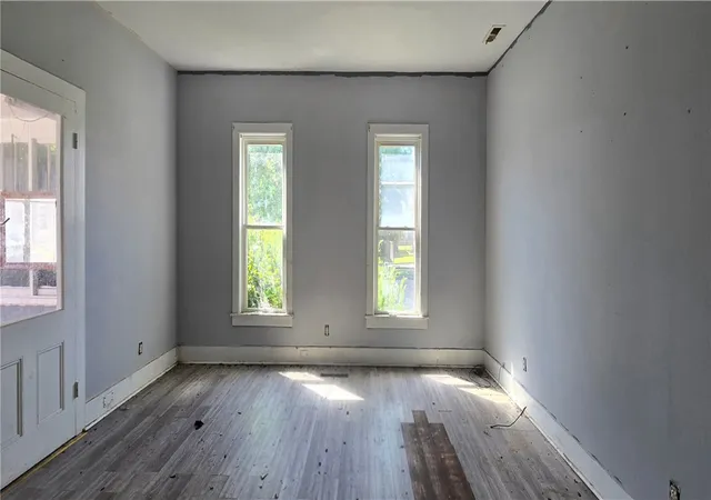 Photo 2 of Single family home for sale at 400 Baty St, Elmira, NY 14904 | MLS# R1693015 | Listing updated on 2026-07-19
