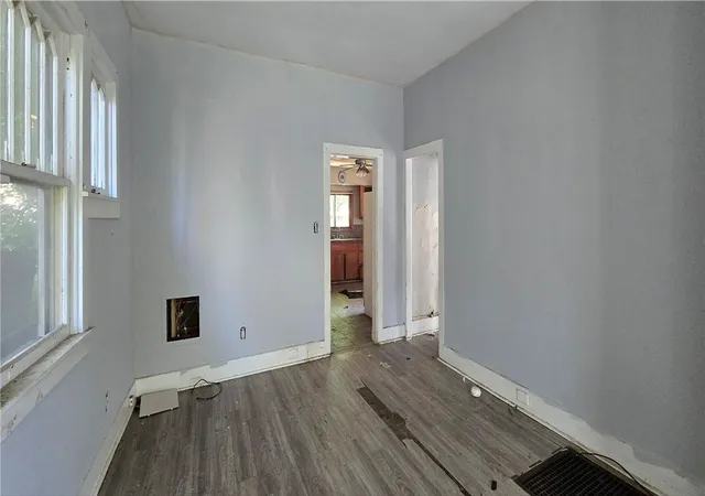Photo 4 of Single family home for sale at 400 Baty St, Elmira, NY 14904 | MLS# R1693015 | Listing updated on 2026-07-19