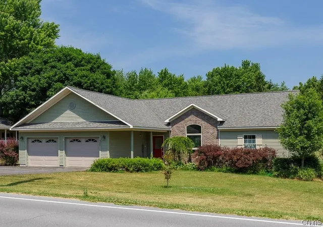 Homes for sale in Hounsfield, NY | 405 Dodge Ave, Hounsfield, NY 13685 | MLS# S1694169