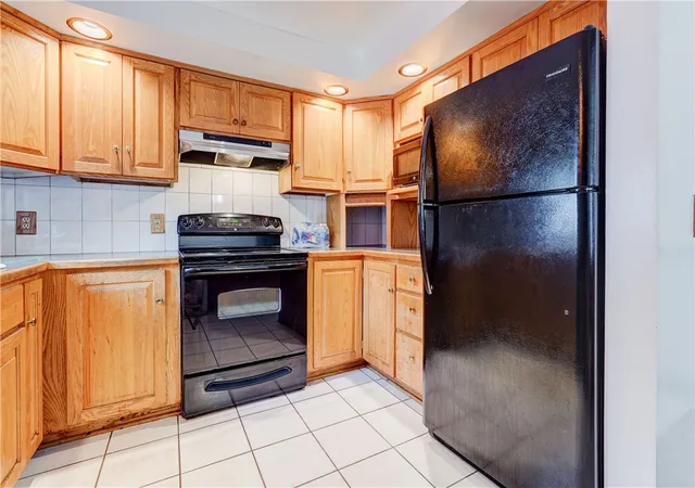 Photo 4 of Sale Pending at 70 Kemphurst Rd, Rochester, NY 14612 | MLS# R1694159 | Listing updated on 2026-07-01