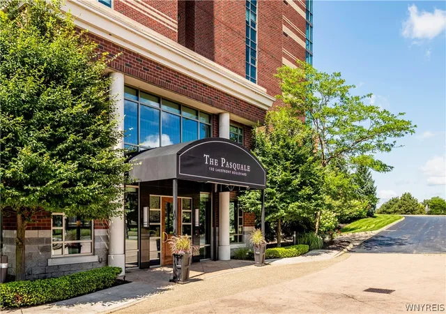 3rd image of 132 Lakefront Blvd #1003, Buffalo, NY 14202 | MLS# B1693775