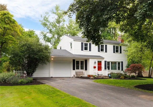 Homes for sale in Penfield, NY | 11 Colonial Dr, Penfield, NY 14526 | MLS# R1694155