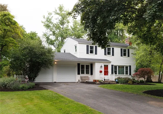 Homes for sale in Penfield, NY | 11 Colonial Dr, Penfield, NY 14526 | MLS# R1694155