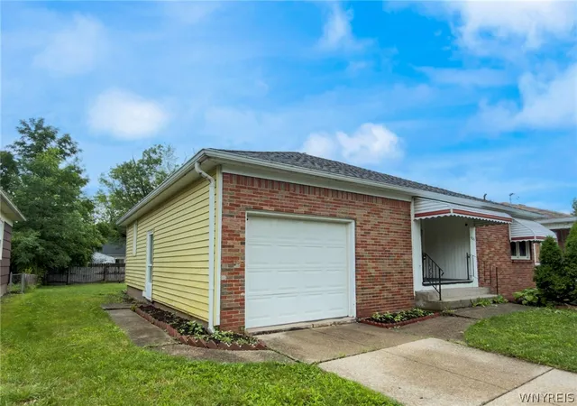 Photo 2 of Sale Pending at 406 Callodine Ave, Buffalo, NY 14226 | MLS# B1694042 | Listing updated on 2026-08-03
