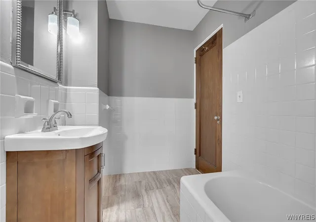 2nd image of 800 W Fry St, Buffalo, NY 14222
