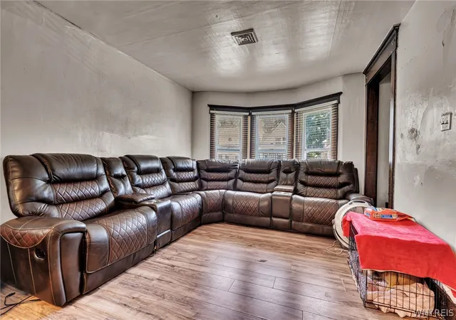 4th image of 28 Geary St, Buffalo, NY 14210 | MLS# B1694140
