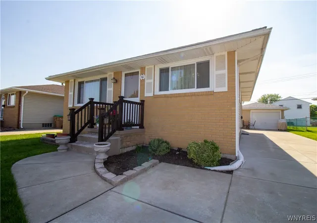 Photo 3 of Single family home for sale at 60 Joanne Ln, Buffalo, NY 14227 | MLS# B1694237 | Listing updated on 2026-07-22