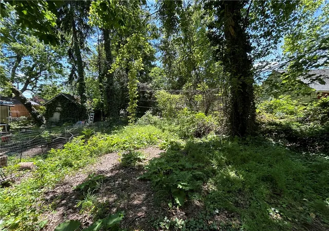 Photo 4 of Single family home for sale at 411 Cottage St, Rochester, NY 14611 | MLS# R1694157 | Listing updated on 2026-07-09