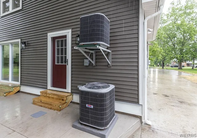 4th image of 3046 Westwood Dr, Grand Island, NY 14072 | MLS# B1693278