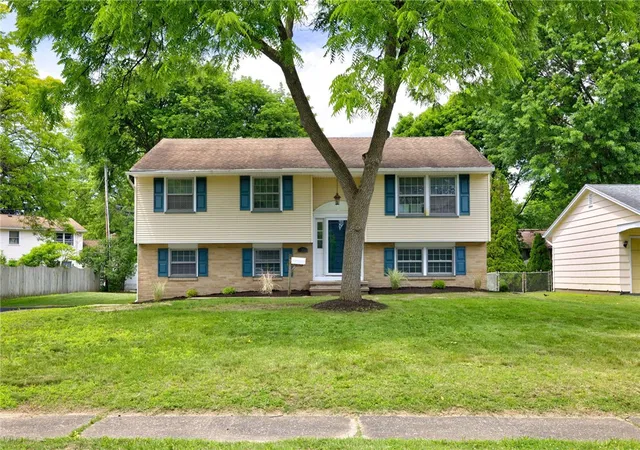 Photo 1 of Sale Pending at 37 Ledgewood Cir, Rochester, NY 14615 | MLS# R1694253 | Listing updated on 2026-07-21