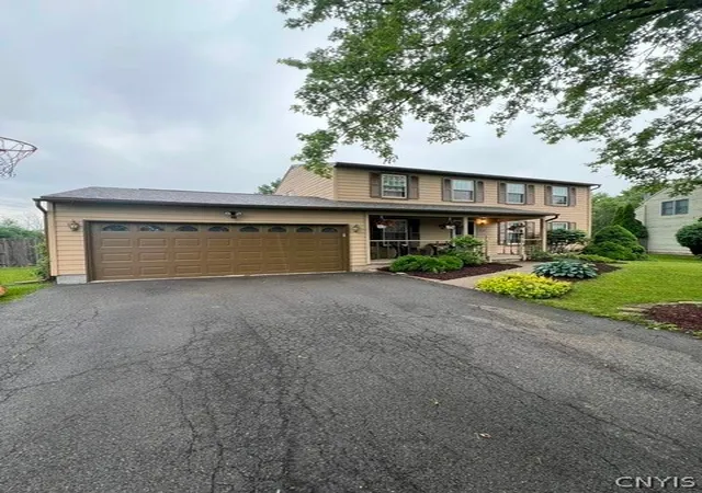 Homes for sale in Clay, NY | 7783 Tirrell Hill Cir, Clay, NY 13090 | MLS# S1693245