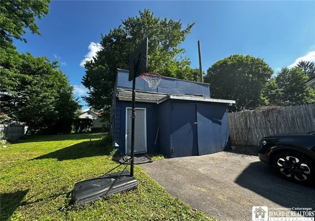 Photo 3 of Single family home for sale at 35 Falconer St, Jamestown, NY 14701 | MLS# R1694058 | Listing updated on 2026-07-17